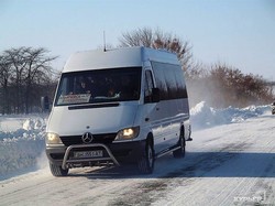 Снегоуборочная техника расчищает дорогу на Сарату (ФОТО)