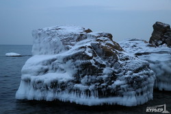 Одесские пляжи покрываются льдом (ФОТО)