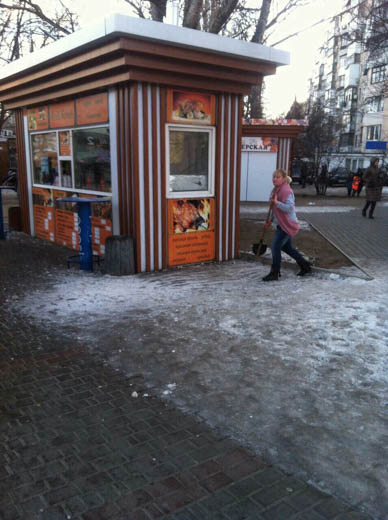 В Одессе уборка улиц от снега и наледи – на контроле городских властей