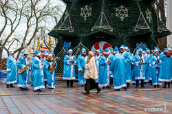 В Одессе на Думской площади стартовал фестиваль украинских песнопений (ФОТО)