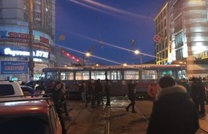 В Одессе у "Привоза" произошел трамвайный дрифт (ФОТО)