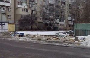 В Одессе демонтировали 100 рекламных конструкций и 10 МАФов