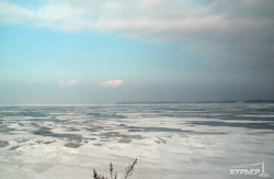 Озера украинского Придунавья замерзли: красивые пейзажи и опасная рыбалка (ФОТО)