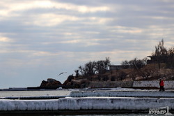 В Одессе море покрылось льдом (ФОТО)