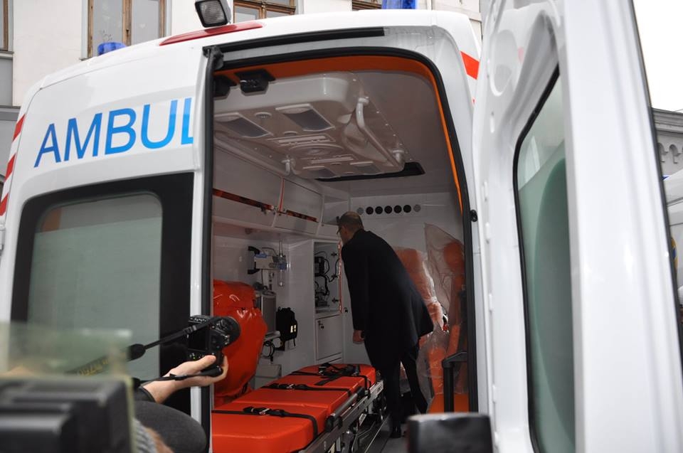 Южные районы Одесской области получили новенькие машины "скорой помощи"