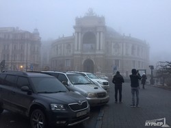 Одесса погрузилась в очень густой туман (ФОТО)