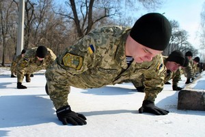 Артиллеристы ВМС Украины тоже отжались 22 раза (ФОТО)