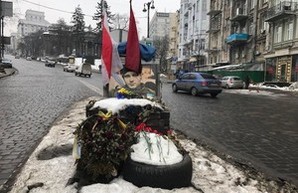 Страсти на Майдане: граната РГД-5 с запалом, драки, митинги, титушки и  военная техника (ФОТО, ВИДЕО)