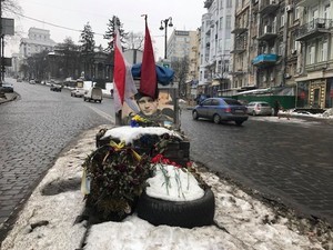 Страсти на Майдане: граната РГД-5 с запалом, драки, митинги, титушки и  военная техника (ФОТО, ВИДЕО)