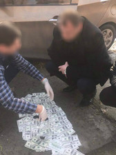 Чиновник одесского филиала "Укрзализныци" попался на крупной взятке (ФОТО)