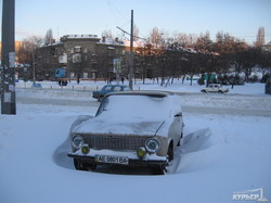 Как Одессу ровно 10 лет назад замело снегом (ФОТО)