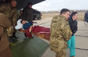 В Одессу привезли 24 раненых бойца из зоны АТО (ФОТО)