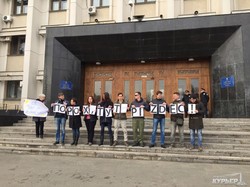 В Одессе нецензурно требуют отменить результаты конкурсов на должности вице-губернаторов (ФОТО)