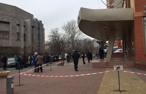 В Одессе ищут бомбу в бизнес-центре рядом с областной администрацией (ФОТО)
