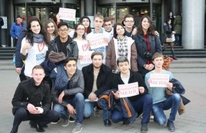 Одесситов зовут на обнимашки