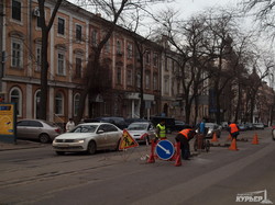 В Одессе начали разбирать трамвайные пути на улице Преображенской (ФОТО)