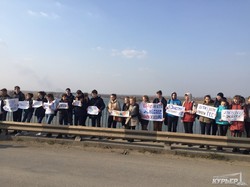 В Одесской области митингуют против строительства гидростанций на Днестре (ФОТО)