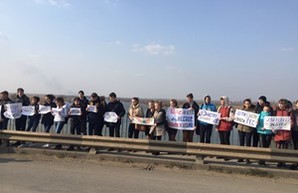 В Одесской области митингуют против строительства гидростанций на Днестре (ФОТО)