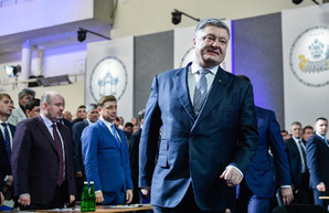 Порошенко обвиняет Самопомощь в срыве очередной кредитной линии МВФ