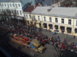 По Одессе идет торжественное шествие Юморины