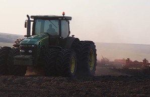 В Тарутинской степи возобновилась распашка земель