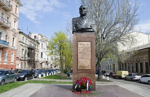 В Одессе отреставрировали памятник Маршалу Малиновскому