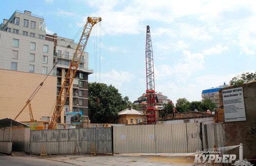В Одессе около театра Музкомедии строят еще одну высотку
