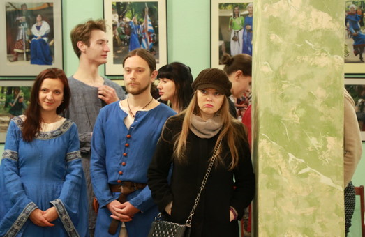 В Одессе открылась фотовыставка о фестивале средневековой культуры (ФОТО)