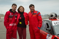 Одесские автолюбители устроили соревнования по дрифту (ФОТО)