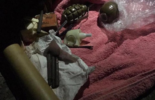 Возле Куликового поля в Одессе нашли чемодан з гранатами (ФОТО)