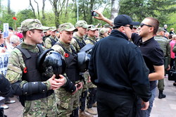 В Одессе на Аллее Славы драки: задержано 20 человек (ФОТО)
