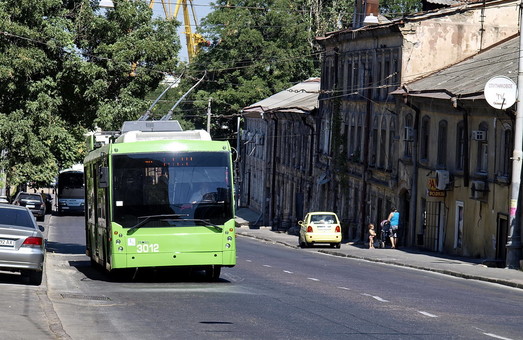 В Одессе предлагают изменить движение транспорта по Польскому и Деволановскому спускам