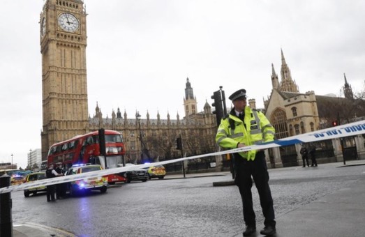 Террористические акты в Лондоне: взрывы, грузовики и ножи