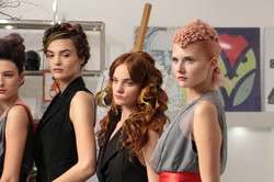 Odessa Holiday Fashion Week стартовал с показа модных причесок и диджей-сета (ФОТО)