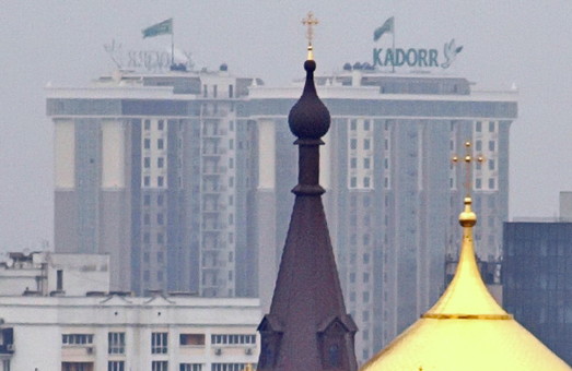 Мэр Одессы ополчился на застройщиков за рекламу и зеленые флаги вместо государственных