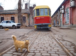 В одном из трамвайных депо Одессы сохранились узкоколейные рельсы (ФОТО)