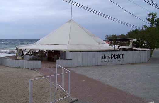В Одессе хотят снести незаконное пляжное кафе на 10-й Фонтана