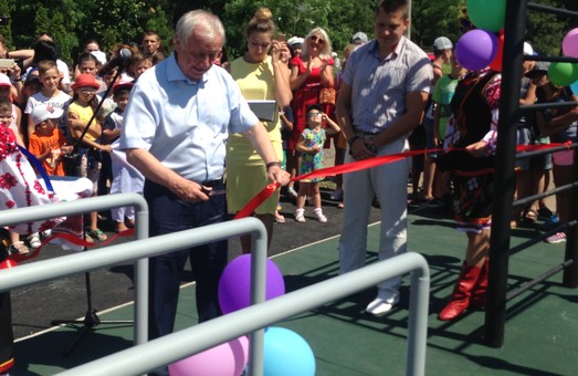 В Черноморске открылась спортивная площадка нового формата