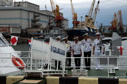День Флота в Одессе начался с подъема флагов на боевых кораблях (ФОТО)