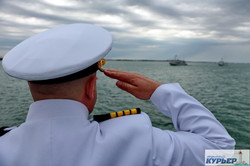 День флота: корабли ВМС Украины в грозовом море под Одессой (ФОТО)