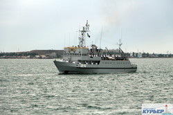 День флота: корабли ВМС Украины в грозовом море под Одессой (ФОТО)