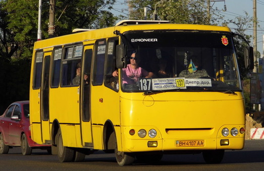 Одесский автобус №137 удлиняет маршрут до Школьного аэродрома
