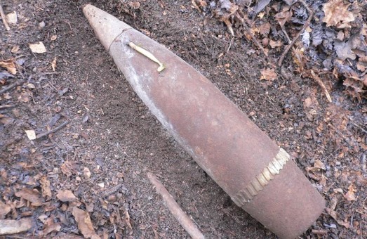 В самом старом парке Одессы нашли советский 122-мм снаряд