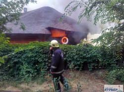 В Одессе на Ланжероне горит ресторан "Хуторок"