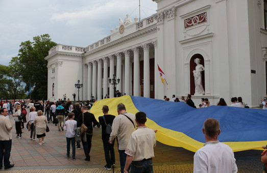 В Одессе проходит внеочередная сессия горсовета (прямая трансляция)