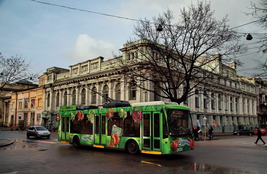 Из-за ремонта теплотрассы в Одессе временно сокращают маршруты троллейбуса в центре города