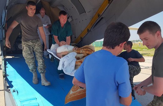 В Одессу из зоны АТО прибыл авиарейс с ранеными военными