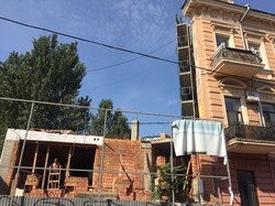 Одесский Дом-стену взялись ремонтировать (ФОТО)