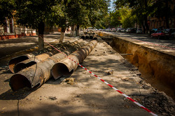 Как в Одессе на улице Пастера ремонтируют теплотрассы (ФОТО)