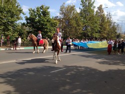 В городе-спутнике Одессы отметили День Флага